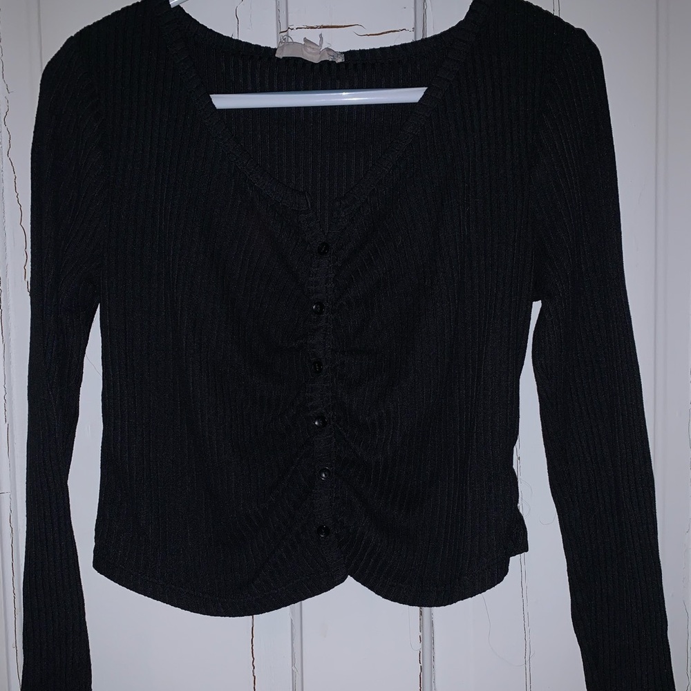 Ribbed black button top